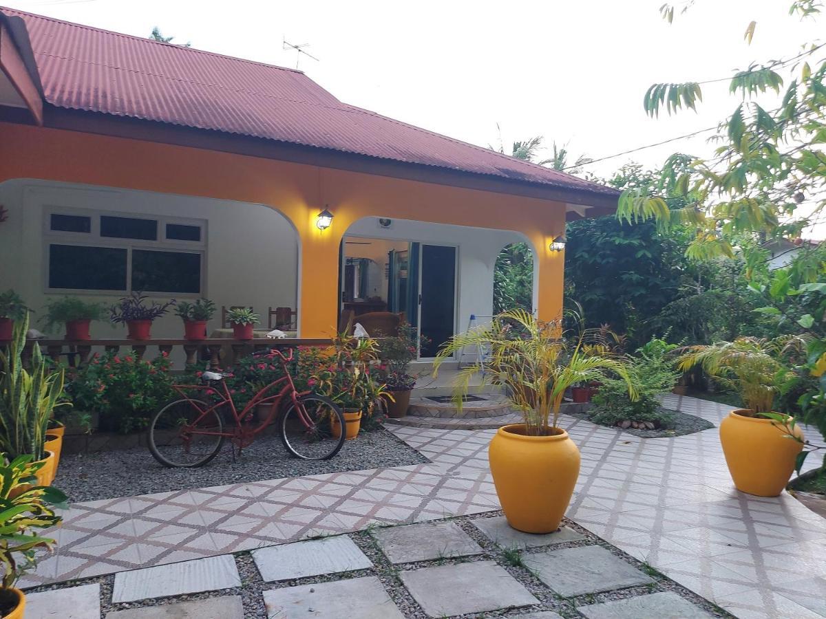 Chez Mera Self Catering ラ・ディーグ島 エクステリア 写真